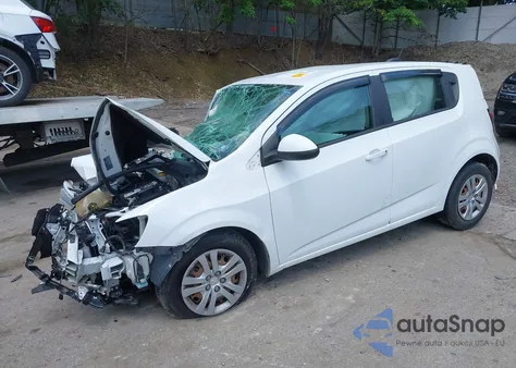 2017 Chevrolet Sonic Lt Auto из США, поврежденный, VIN 1G1JG6SH8H4160016